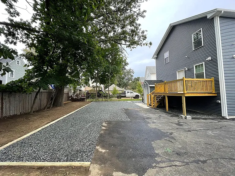 187 Montgomery Ave #2 — Photo 10