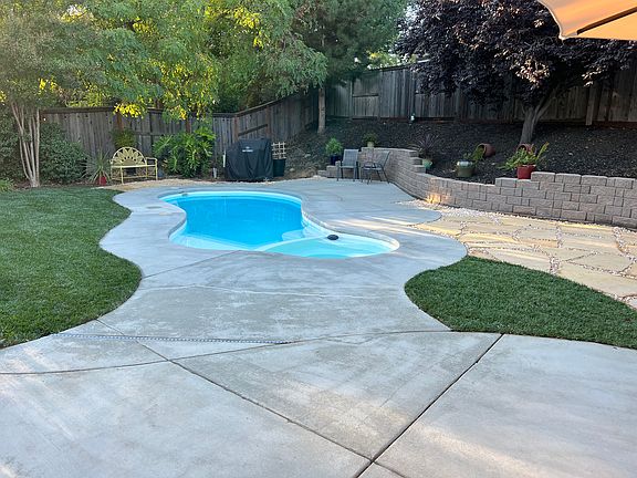 4th image of 3641 Walker Park Dr