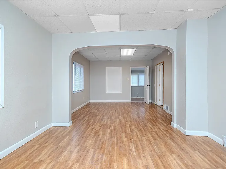 1241 E 17th Ct — Photo 7