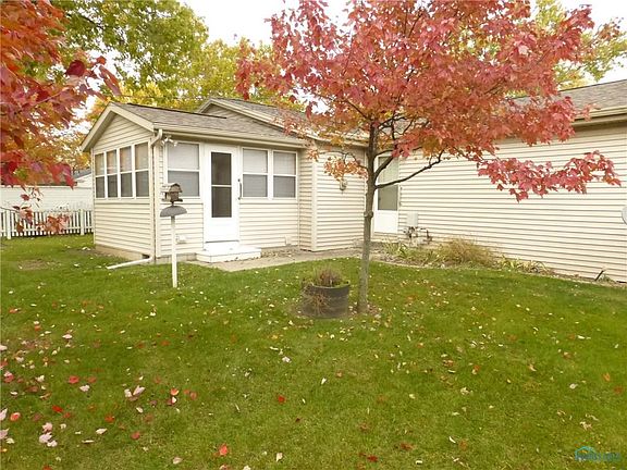 2nd image of 422 Oxford Dr