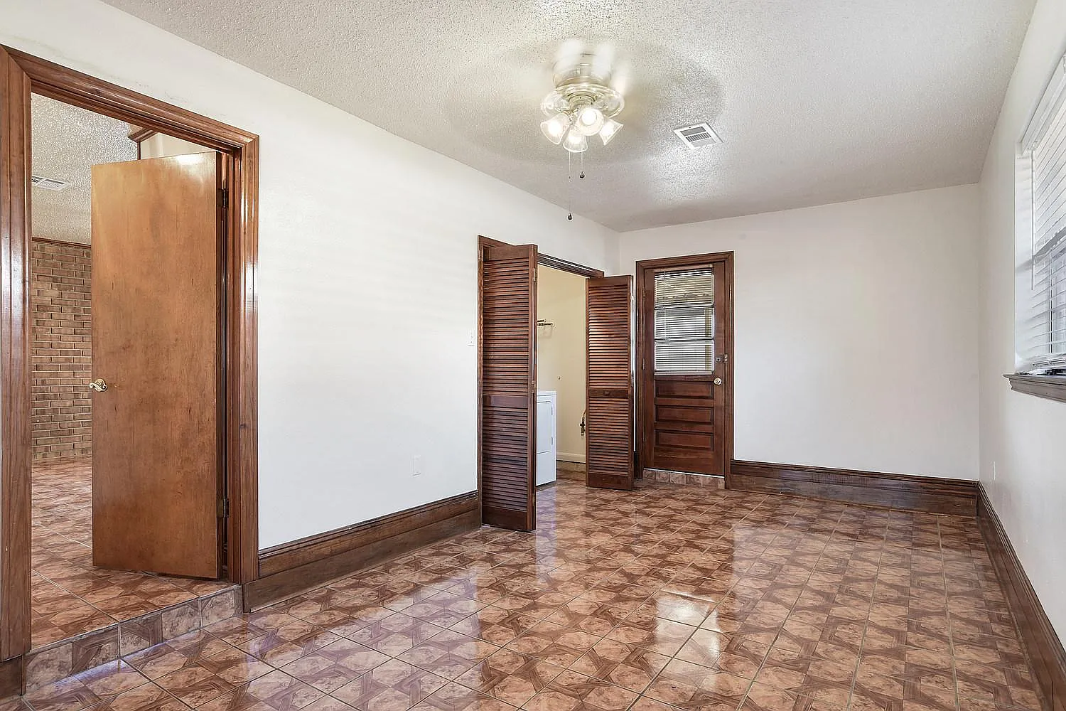 3 bed, 1458 sqft, $2,195 — Photo 4