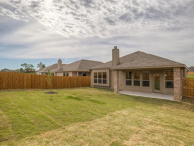 2100 McCallister Dr — Photo 12