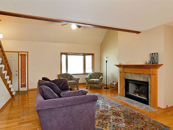 2nd image of 103 Windjammer Ln