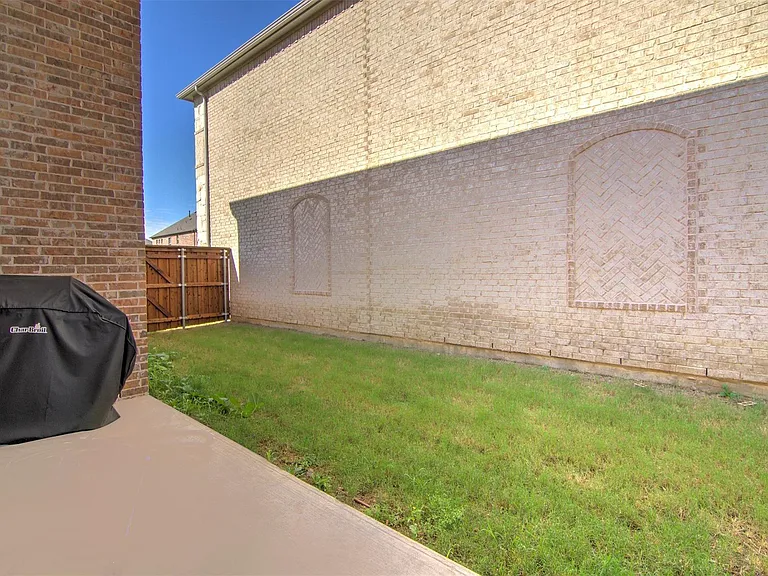 12618 Akenside Rd — Photo 25