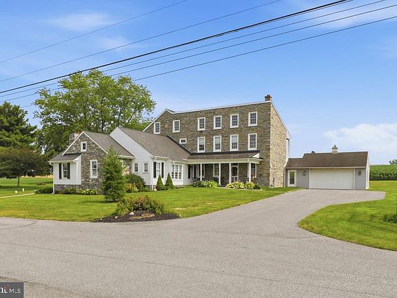 3rd image of 462 Weidler Ln