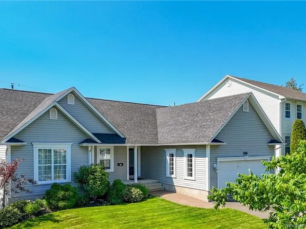 29 Poets Ln, Fredericton, NB E3B 9P8