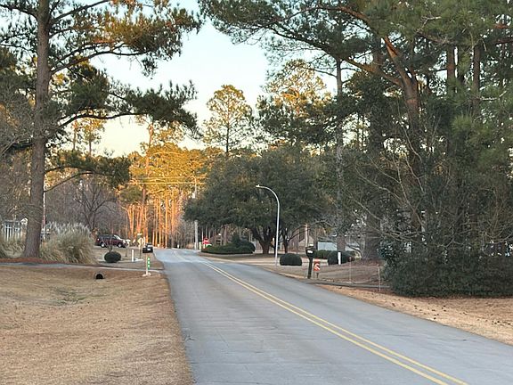 4th image of 211 Rockledge Rd