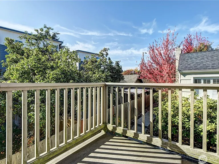 5622 Fauntleroy Way SW #B — Photo 10