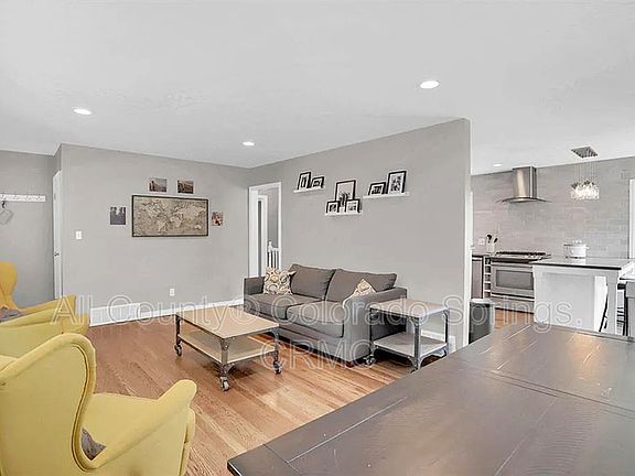 4th image of 723 N Logan Ave