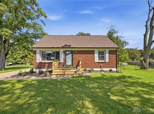 1652 Ridgeway Dr, Springfield, OH 45506