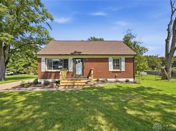 1652 Ridgeway Dr, Springfield, OH 45506