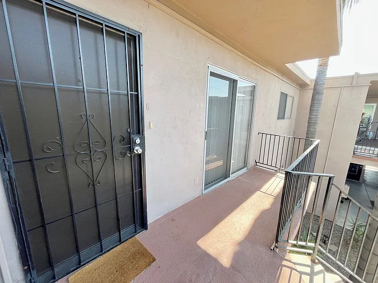 4261 Swift Ave — Photo 11