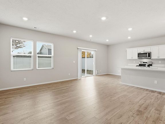 4th image of 1908 N Drummond Ct
