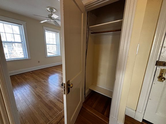 4th image of 37R Wendell St #24