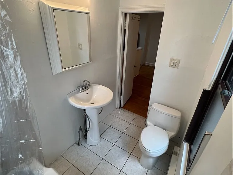 318 S 15th St #3F — Photo 16