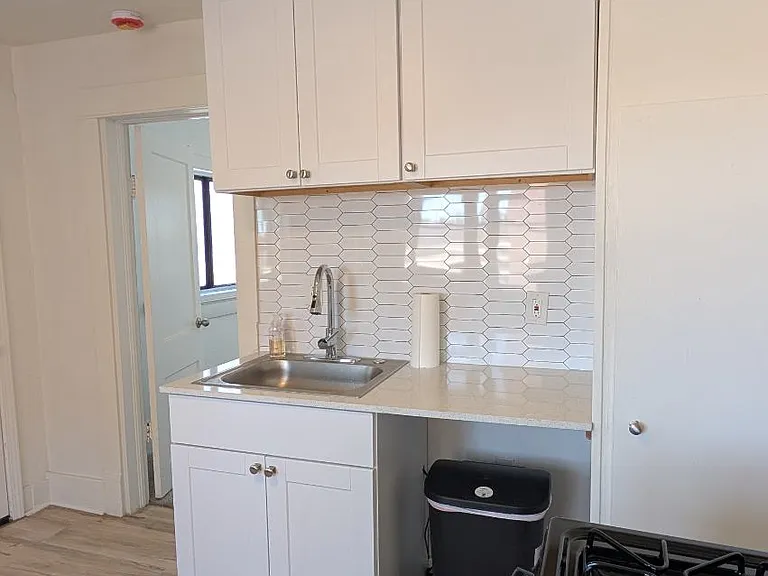 1219 Edith Blvd SE — Photo 15
