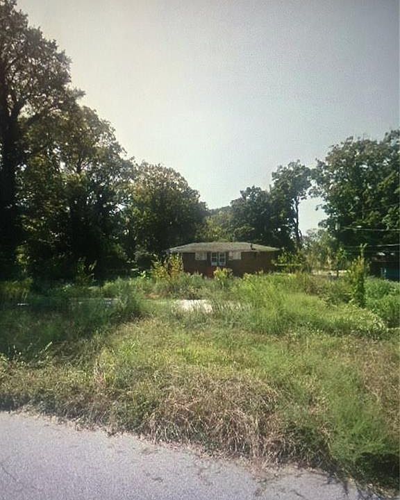 2nd image of 1366 Pine St