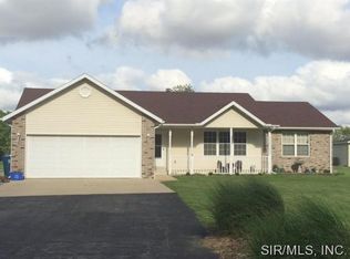 2104 Steinkoenig School Rd, Highland, IL 62249