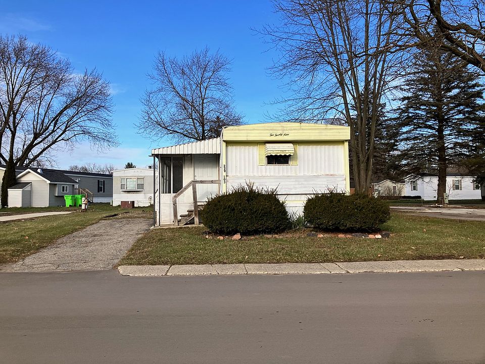 1st image of 229 S Lyon Woods #103