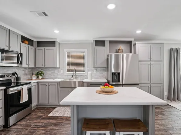1621 American Dr, Cleburne, TX 76033