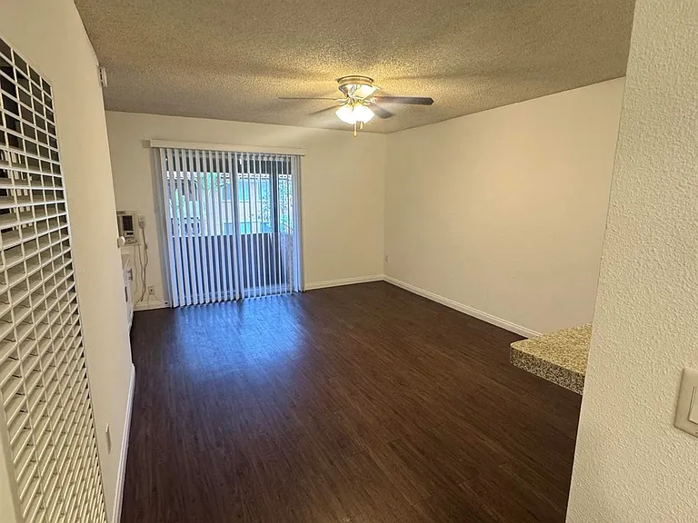 Pampas Lane Apartments — Photo 13