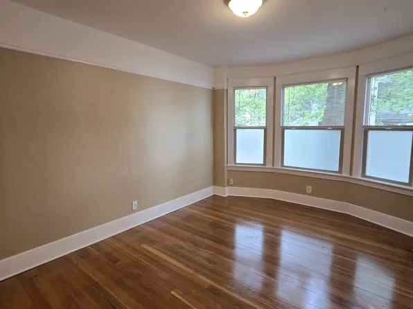 The Delmont, 403 Roy St APT 27, Seattle, WA 98109