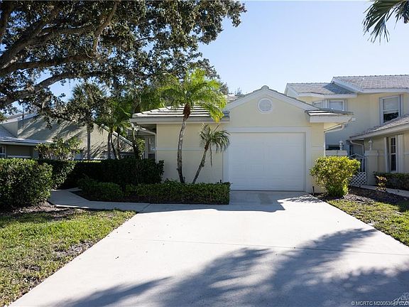 4th image of 2425 SW Foxpoint Trl