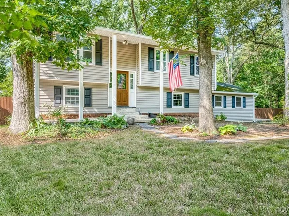 2509 Lanter Ln, Chester, VA 23836