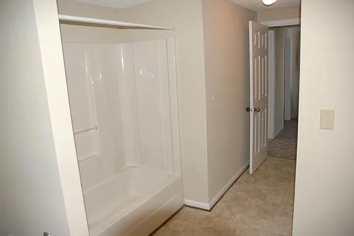 216 Cary St — Photo 10