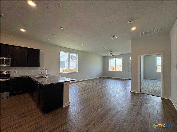4th image of 605 James Parker Cir