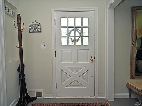 2nd image of 3910 Grand Ave