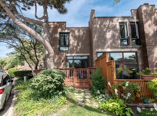 4 Birch Tree Ct, Elmhurst, IL 60126