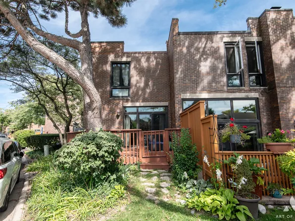 4 Birch Tree Ct, Elmhurst, IL 60126