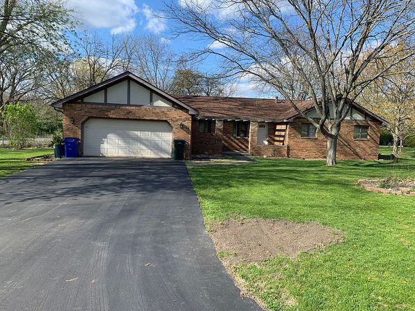 1740 Illini Dr