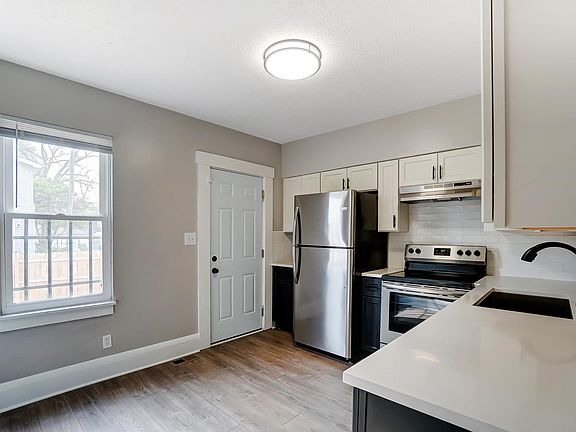 5th image of 906 Oakwood Ave #906