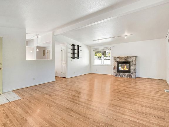 2nd image of 7 Redondo Court