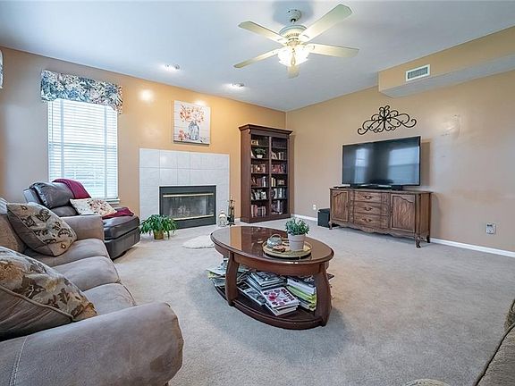 5th image of 6825 Bluffridge Ln