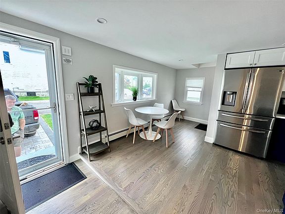 5th image of 100 Clubhouse Road