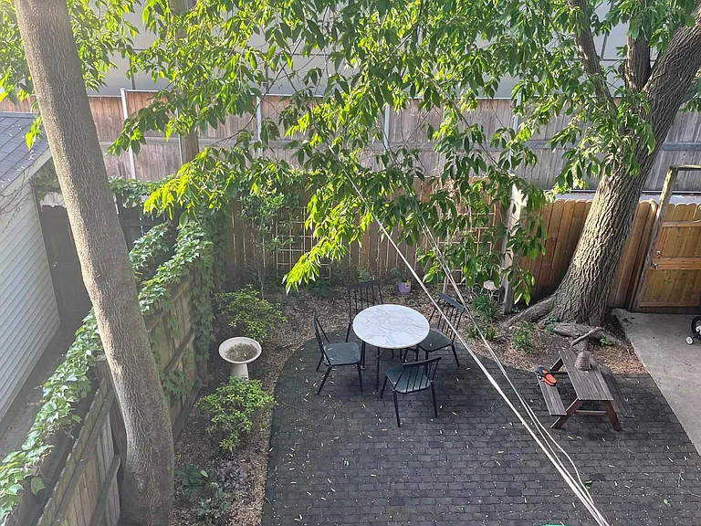 2256 W Grand Ave #2 — Photo 16