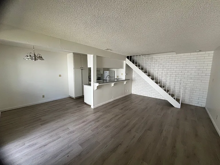 1703 Donner Ave #3 — Photo 3