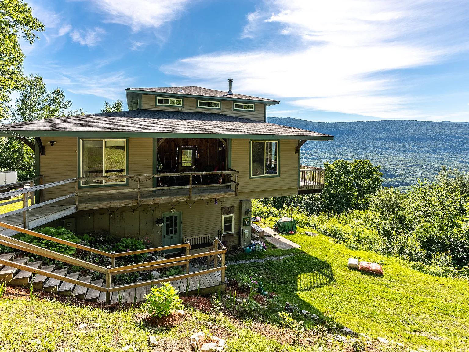 7 bed, 3500 sqft, $7,000 — Photo 2