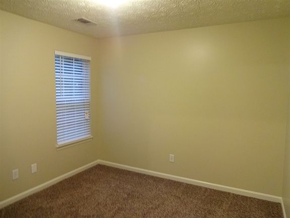 3rd image of 781 Sugar Oak Ln