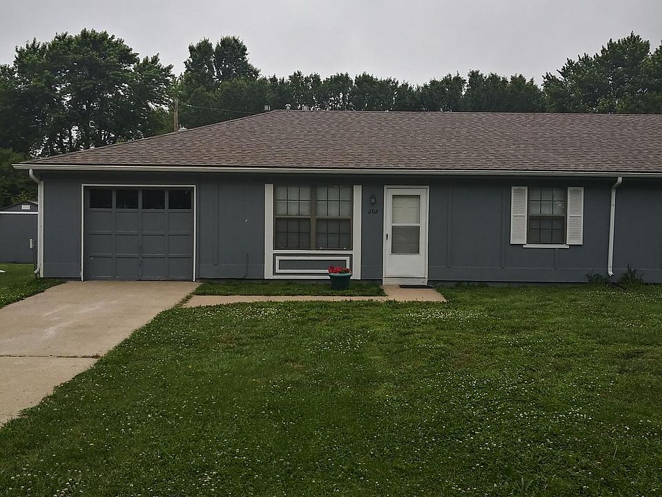 1st image of 202 N 10th St
