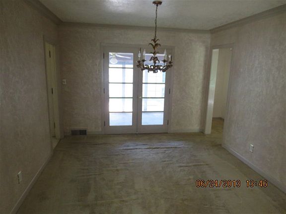 3rd image of 1117 James Ave