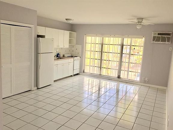 5th image of 2795 SE 1st Ct #8