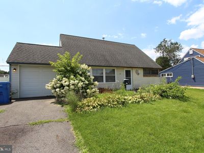 41 Jewel Ln, Levittown, PA, 19055