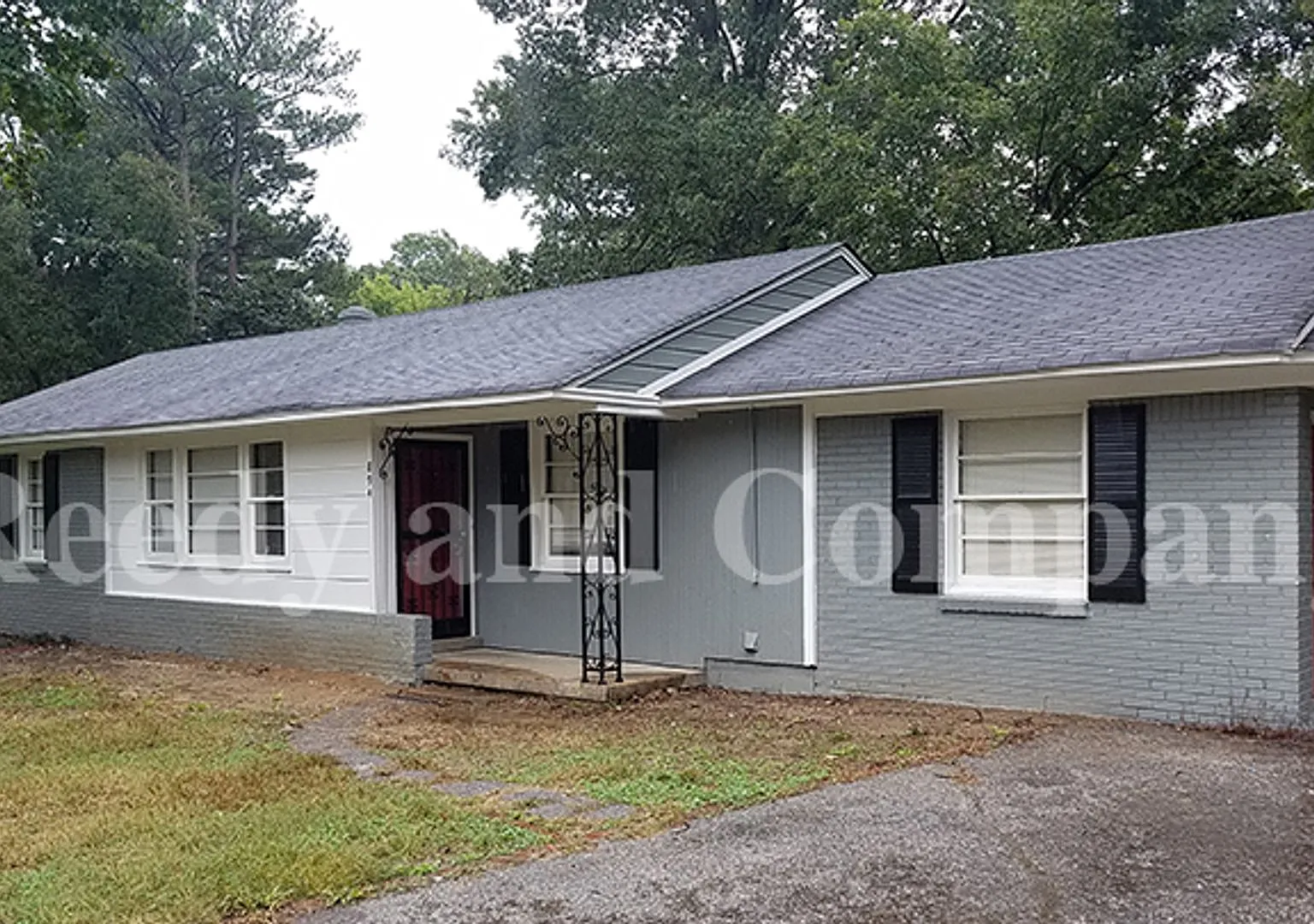 Welcome to 893 Linwood Road! — Photo 1
