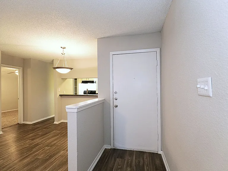 City Crest Apartments — Photo 119