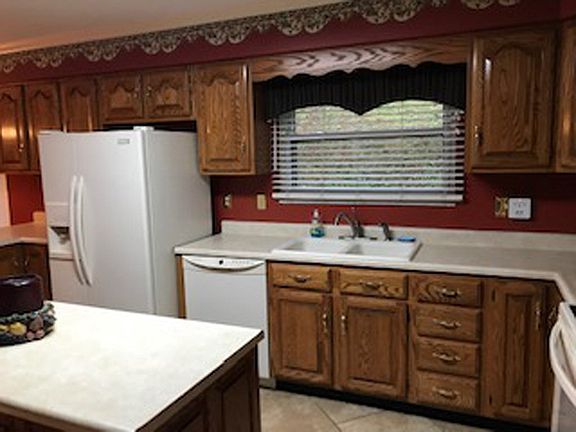 5th image of 188 Green Meadow Ln