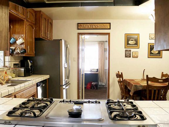 5th image of 2034 S Court St